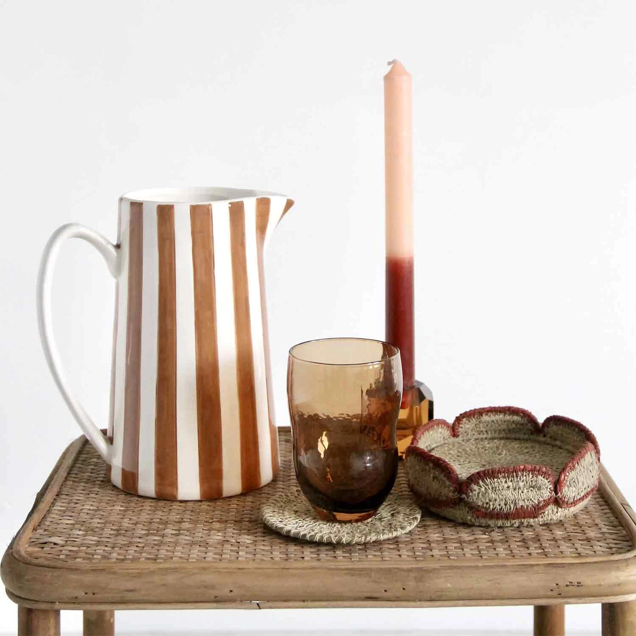 Pichet à rayures : marron
