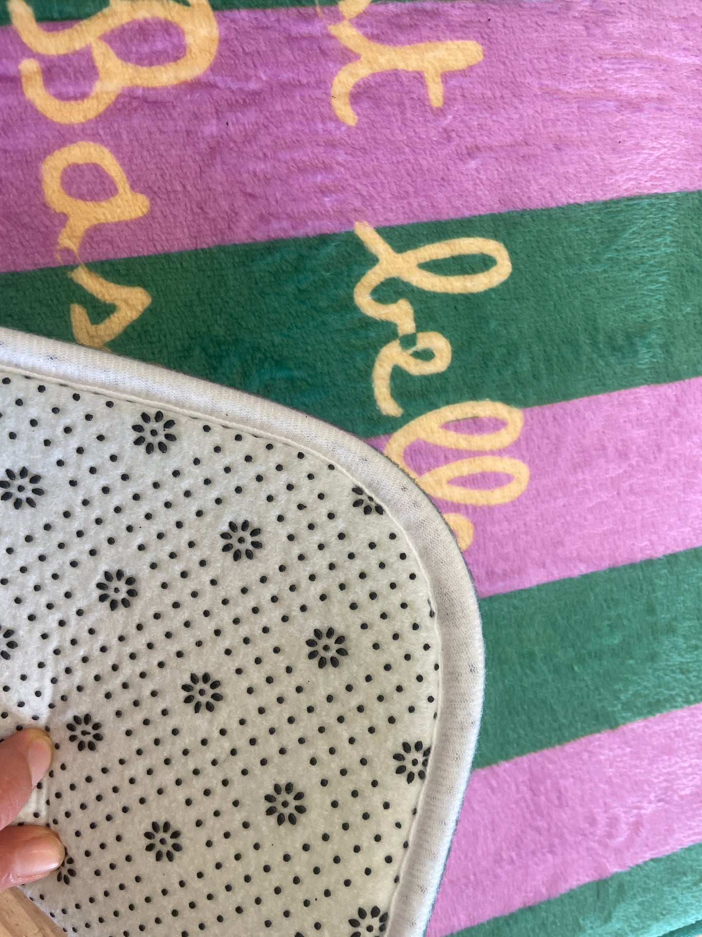 Tapis de salle de bain - "La vie est belle sur le Bassin" - Vert et violet