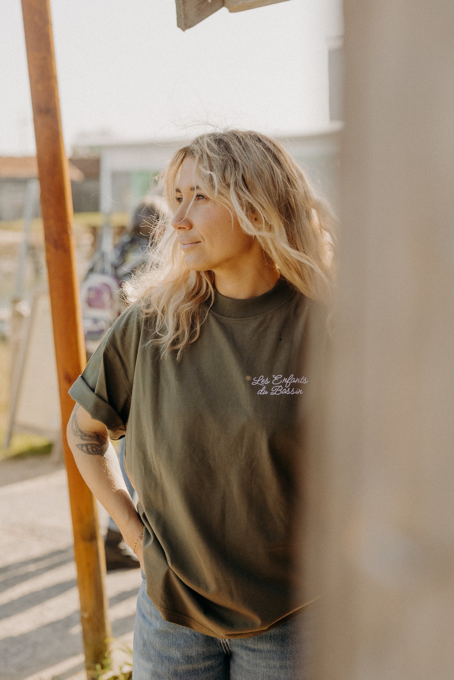 Le T-shirt "Dégustation" vert kaki-violet