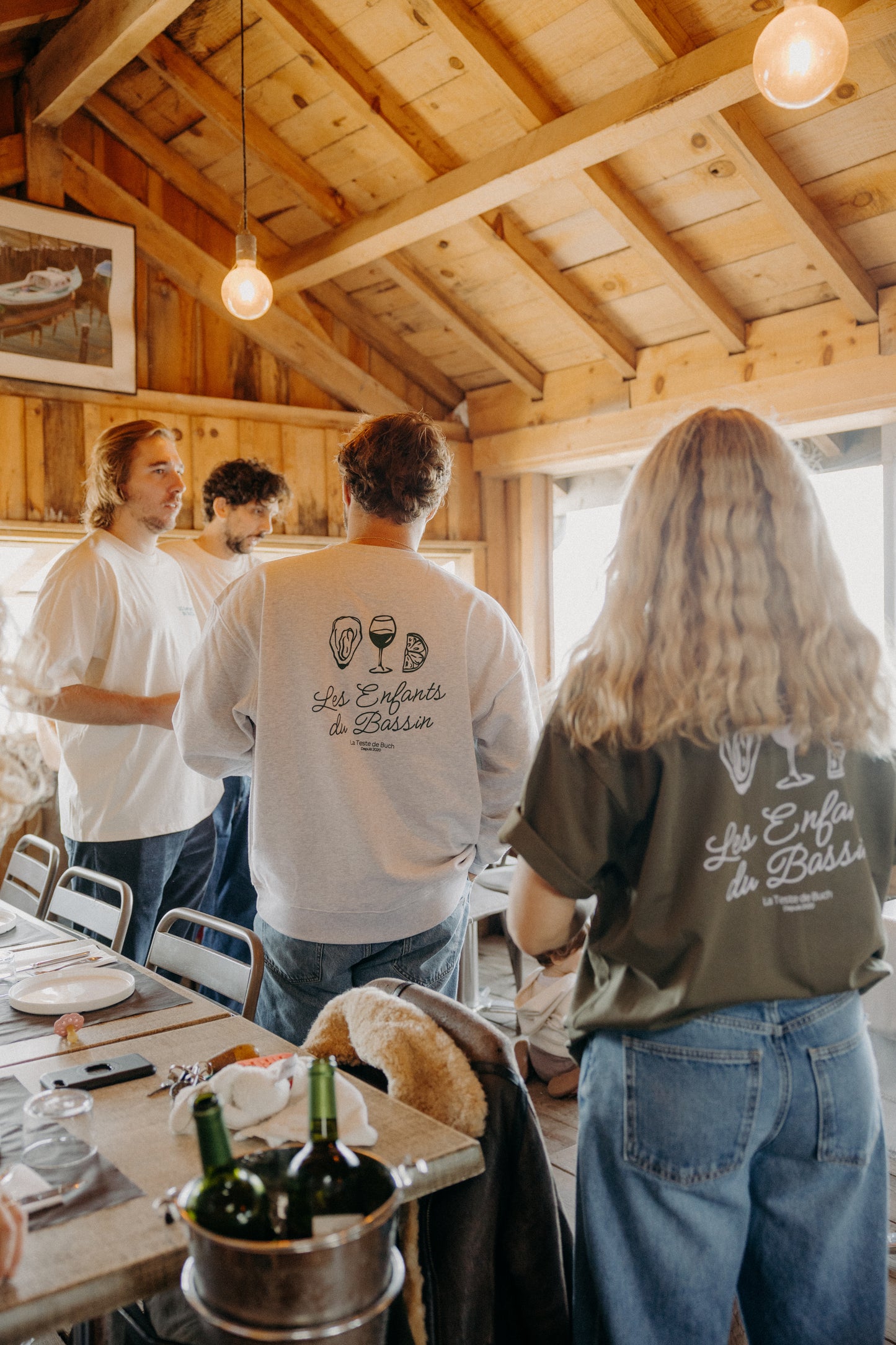 Le T-shirt "Dégustation" vert kaki-violet