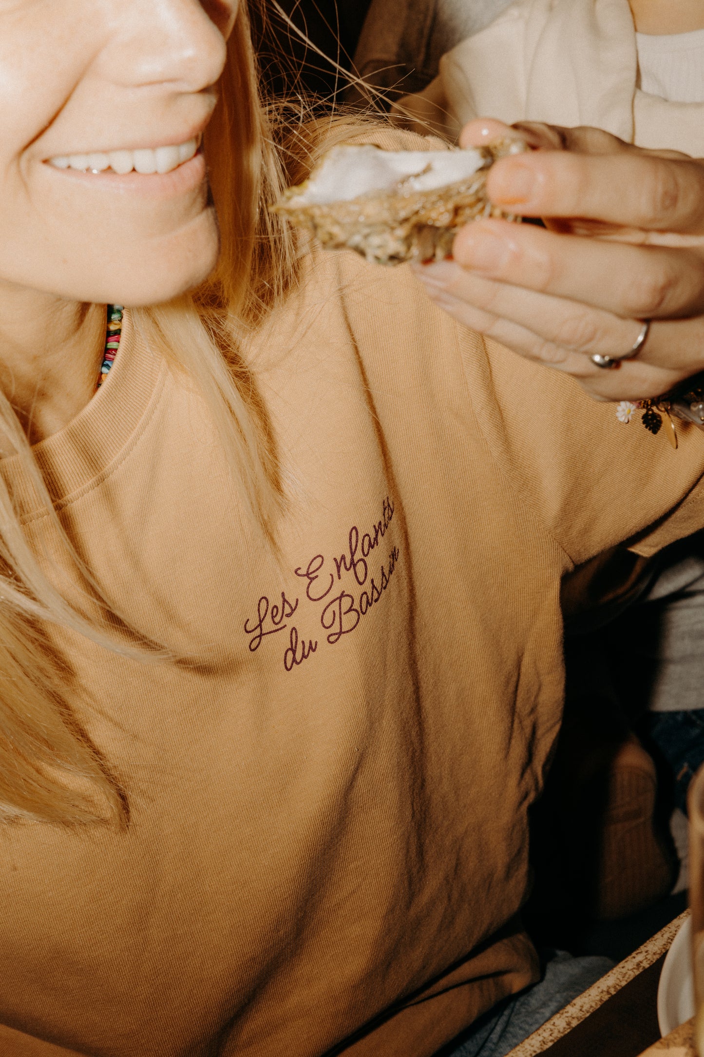 Le T-shirt "Dégustation" camel-violet