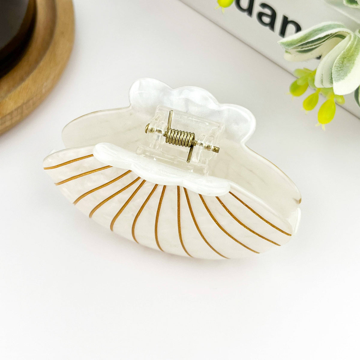 Pince à cheveux Coquillage nacré blanc